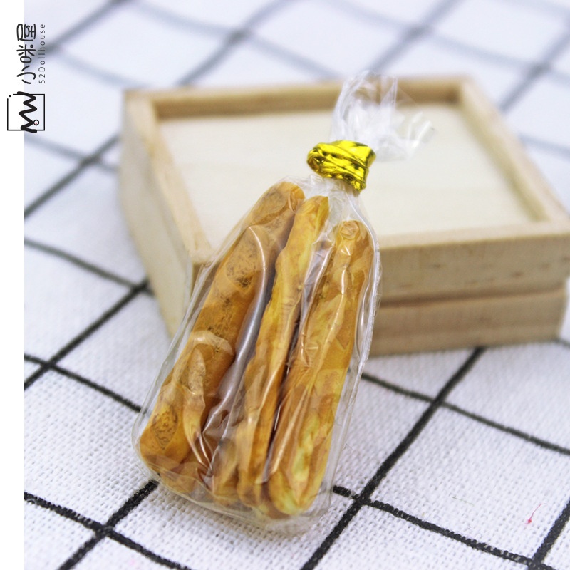 52 DOLLHOUSEDollhouse Accessories Miniature Shooting Props Model Toy Creative Baguette Bread Sticks I110