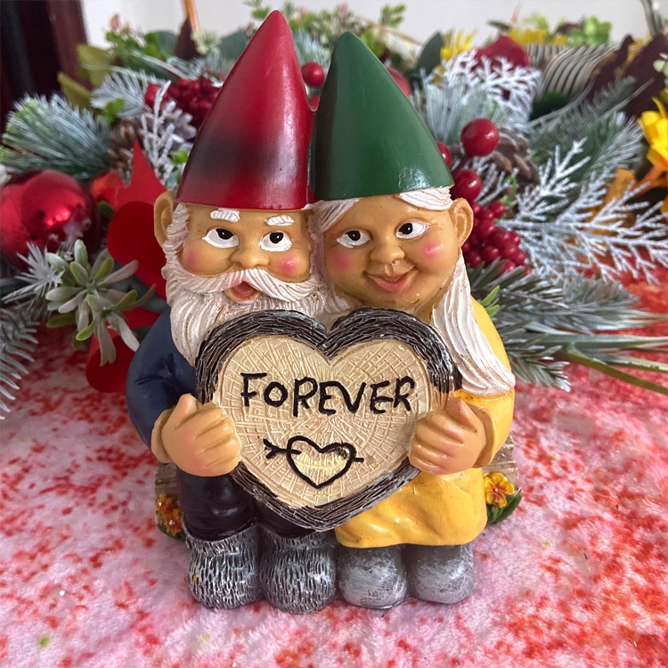 Christmas Couple Hug Love Crafts Garden Resin Decorations Creative Old Man Dwarf Ornaments