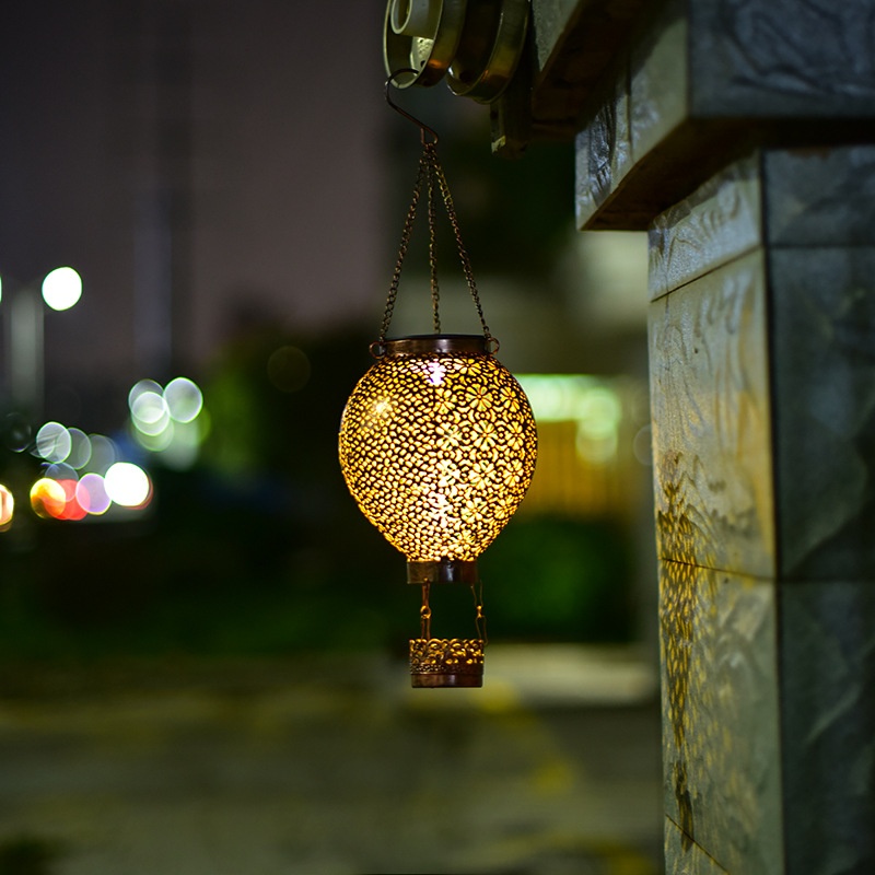 Outdoor Solar Retro Palace Lantern Garden Portable Lantern Garden Decoration Hollow Projection Lantern