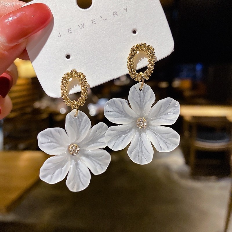 South Korea Dongdaemun Mori Flower Petal Earrings Fresh All-match Women's Elegant Resin Flower Earrings Exquisite
