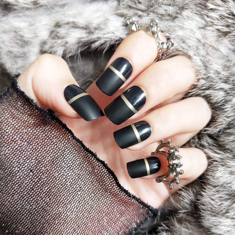 24 Pieces Of Black Matte Gold Line False Nails Wearable Detachable Nail Art Bridal Style Nail Art Finished Nail Patches