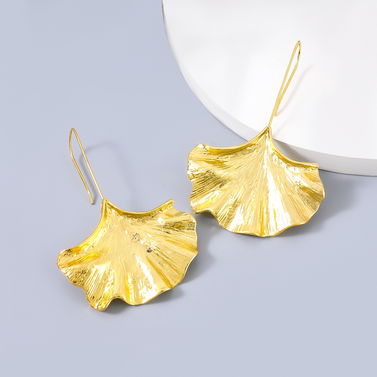Earrings European And American Fashion Exaggerated Alloy Ginkgo Leaf Ear Hook Earrings Femaley Internet Celebrity Party Retro Earrings