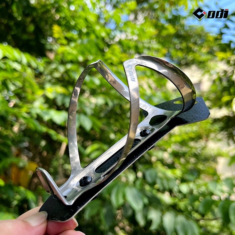 ODIMountain Bike Water Bottle Cage Ultra-light Titanium Alloy Water Cup Cage Road Bike High-strength Water Bottle Cage Cycling Equipment27g