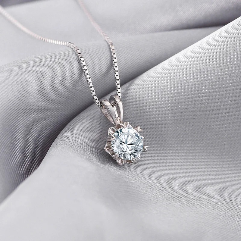 1 Carat Moissanite Necklace Female925 Sterling Silver Light Luxury Niche Snowflake Diamond Pendant High-grade Clavicle Chain Versatile