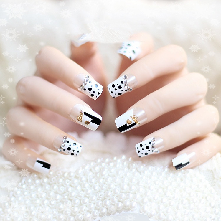 Bridal False Nails Manicure Finished Nail Patches Black And White Lightning Wear And Tear Nails Manicure Tools Nails
