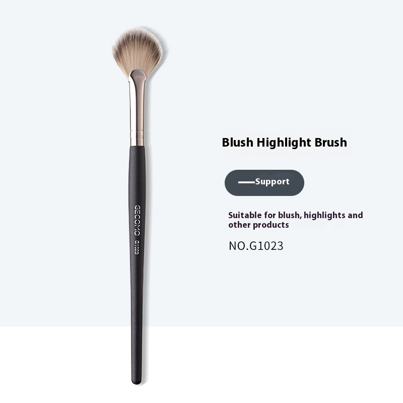 G E C O M O Blush Highlight Brush Soft Bristles Do Not Eat Powder And Are Easy To Apply Makeup For Beginners Blush Highlight Makeup Brush Beauty Tool