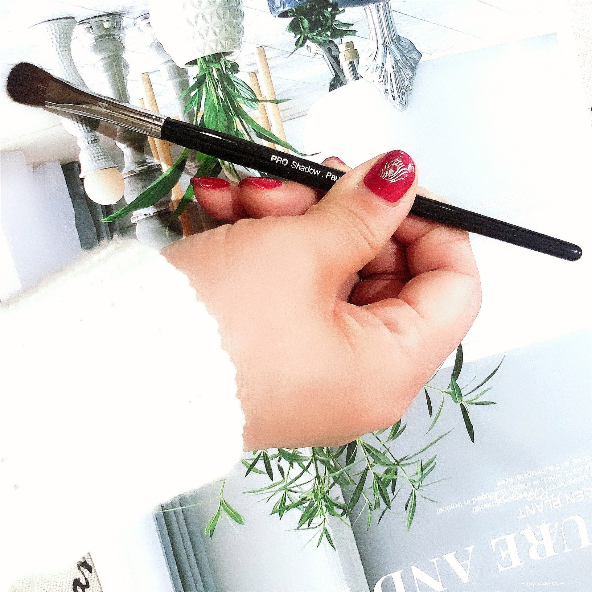 Silk No.14 Eye Shadow Brush Concealer Brush Beauty Tool Brush Horse Hair Hebei