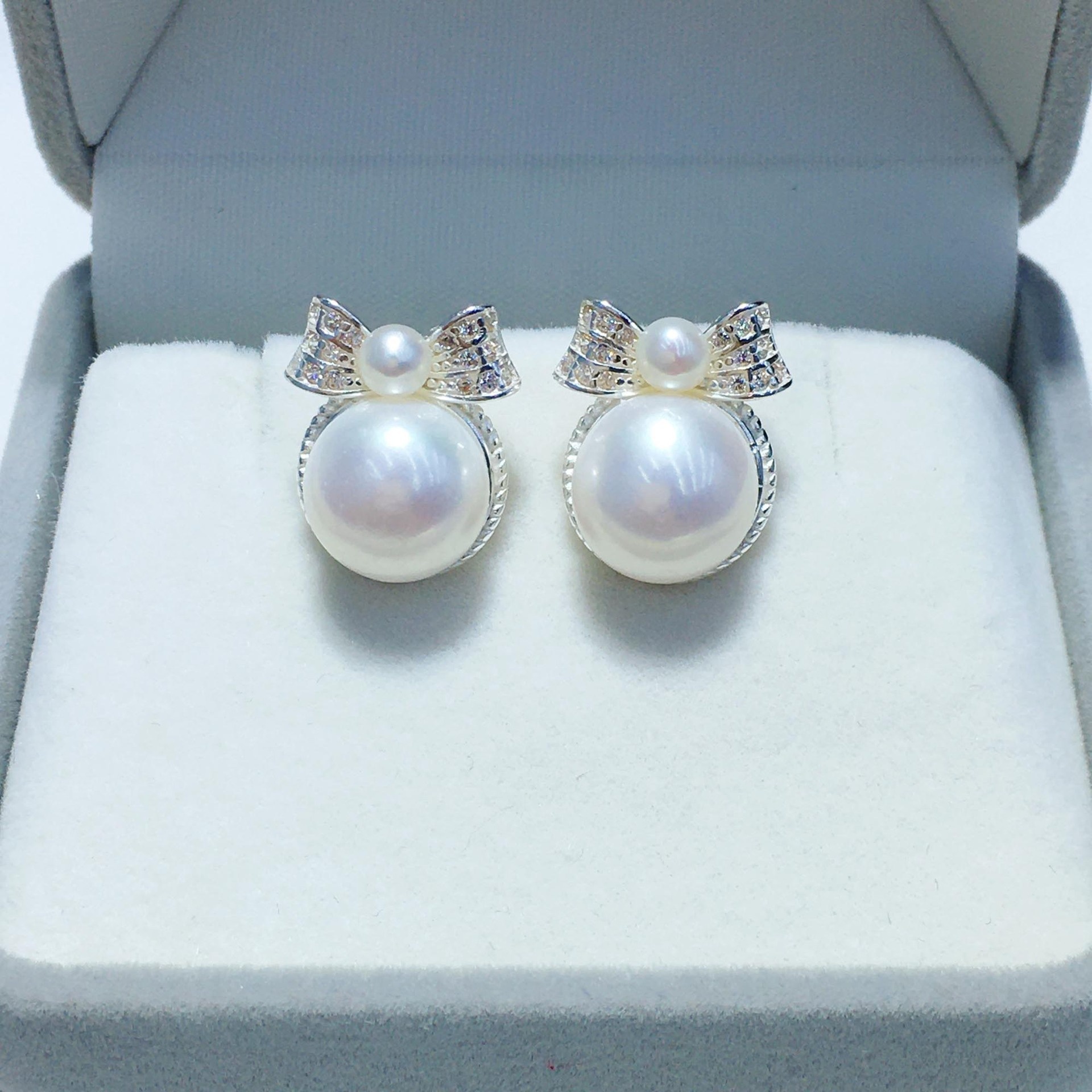 Hot Online Celebrity Recommended Runaway Princess Series S925 Sterling Silver Tianran Freshwater Pearl Bow Large Grain Earrings