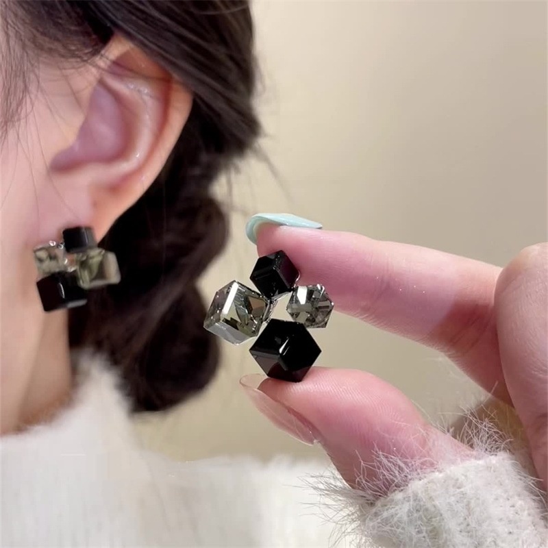 Black Cube Sugar Earrings,Elegant And High-end Crystal Irregular Earrings,Niche Popular Cube Earrings