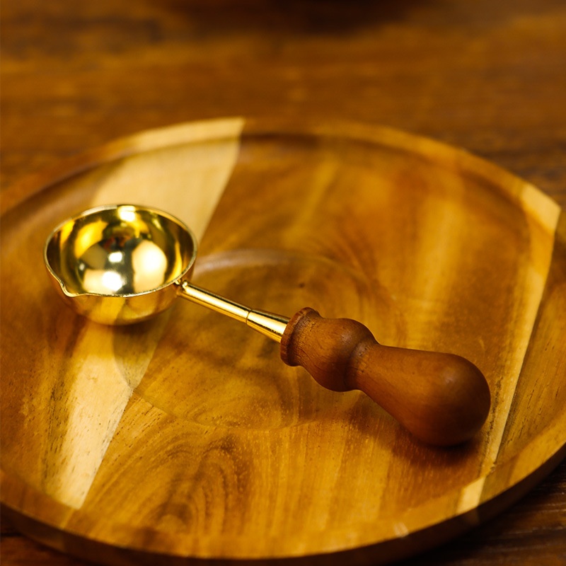 European Retro Beech Wood Wax Small Melting Furnace Wax Small Spoon Candle Holder Wax Seal Set