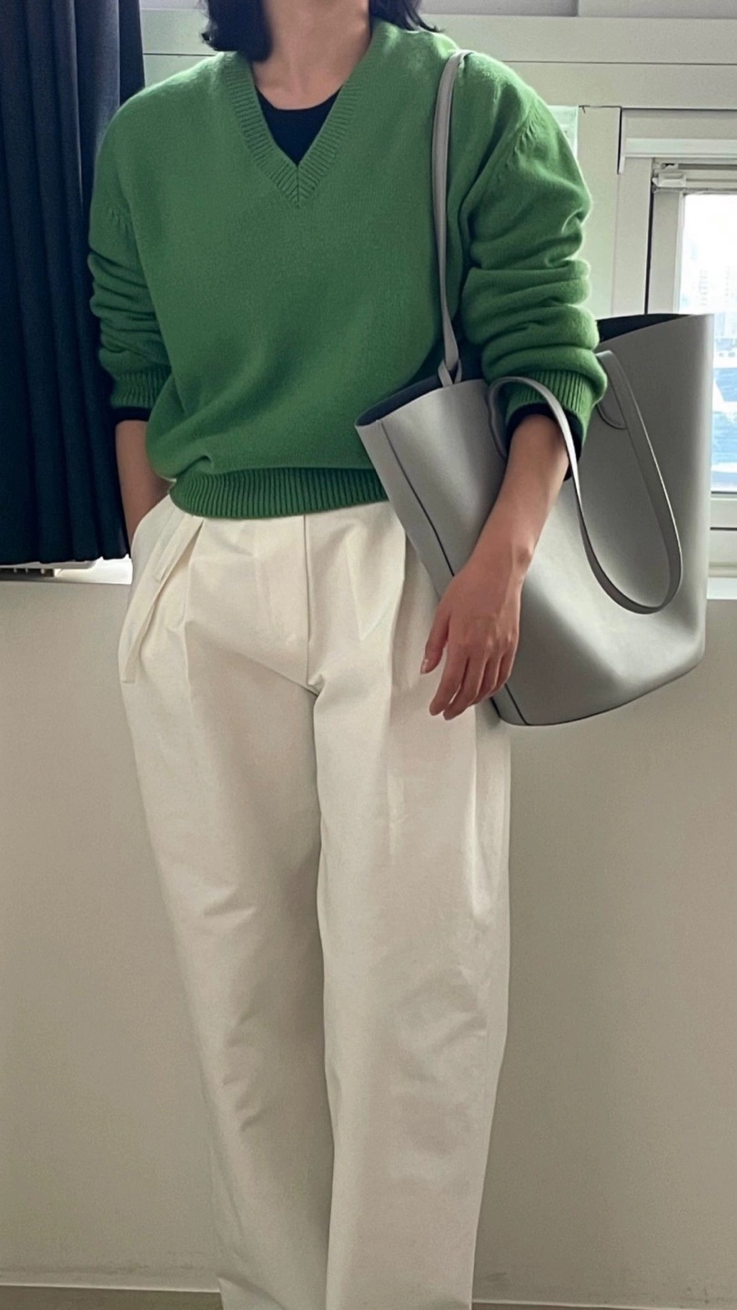 Winter Korean Designer Lazy Casual Simple Solid Color Pullover V-neck Drop Shoulder Knitted Sweater