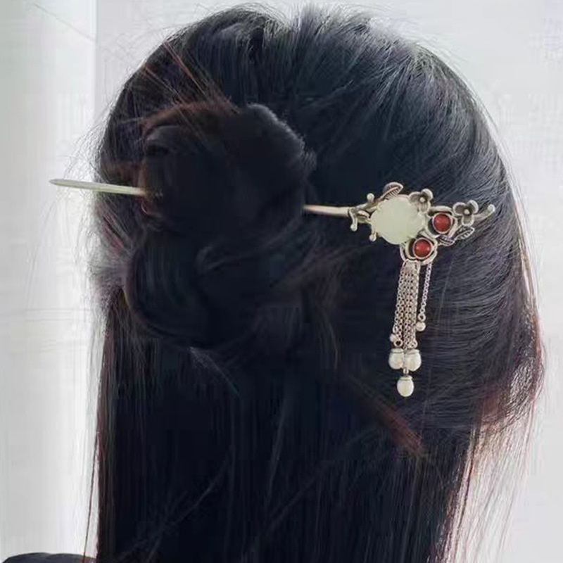 Hetian Jade Butterfly Ancient Style Hairpin Ethnic Style Elegant Hairpin High-end Temperament Headdress Donor Niche Non-legacy