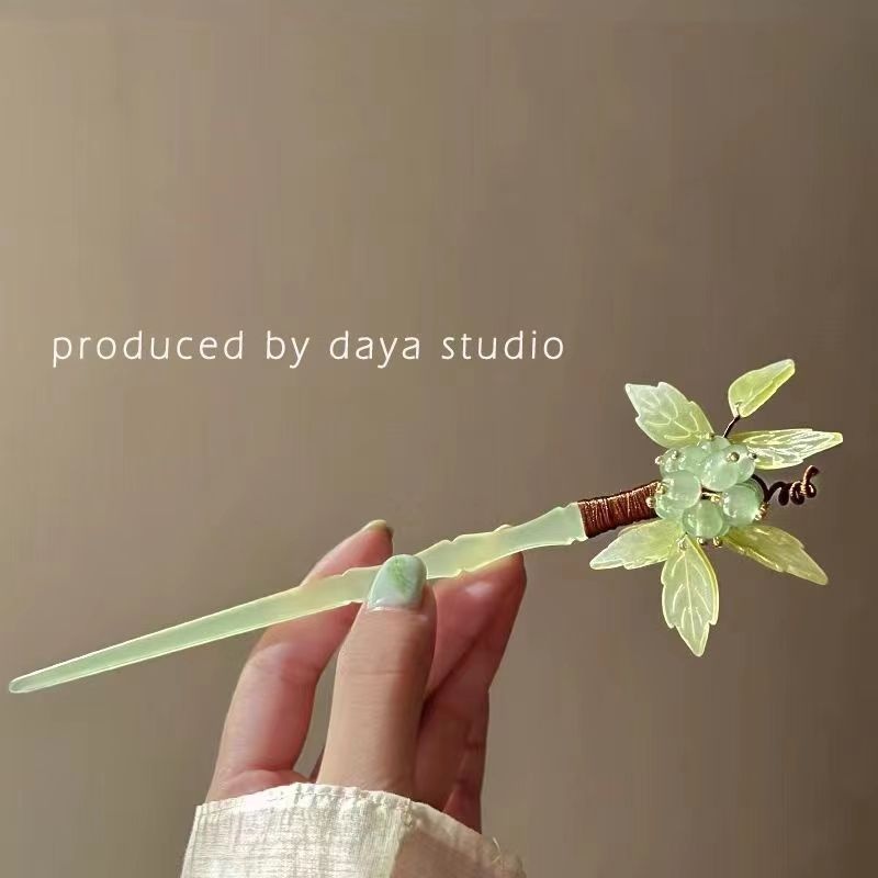 Summer Refreshing Fairy Green Beaded Grape Hairpin Pure Hand-woven High-end Hairpin For Bun Hair