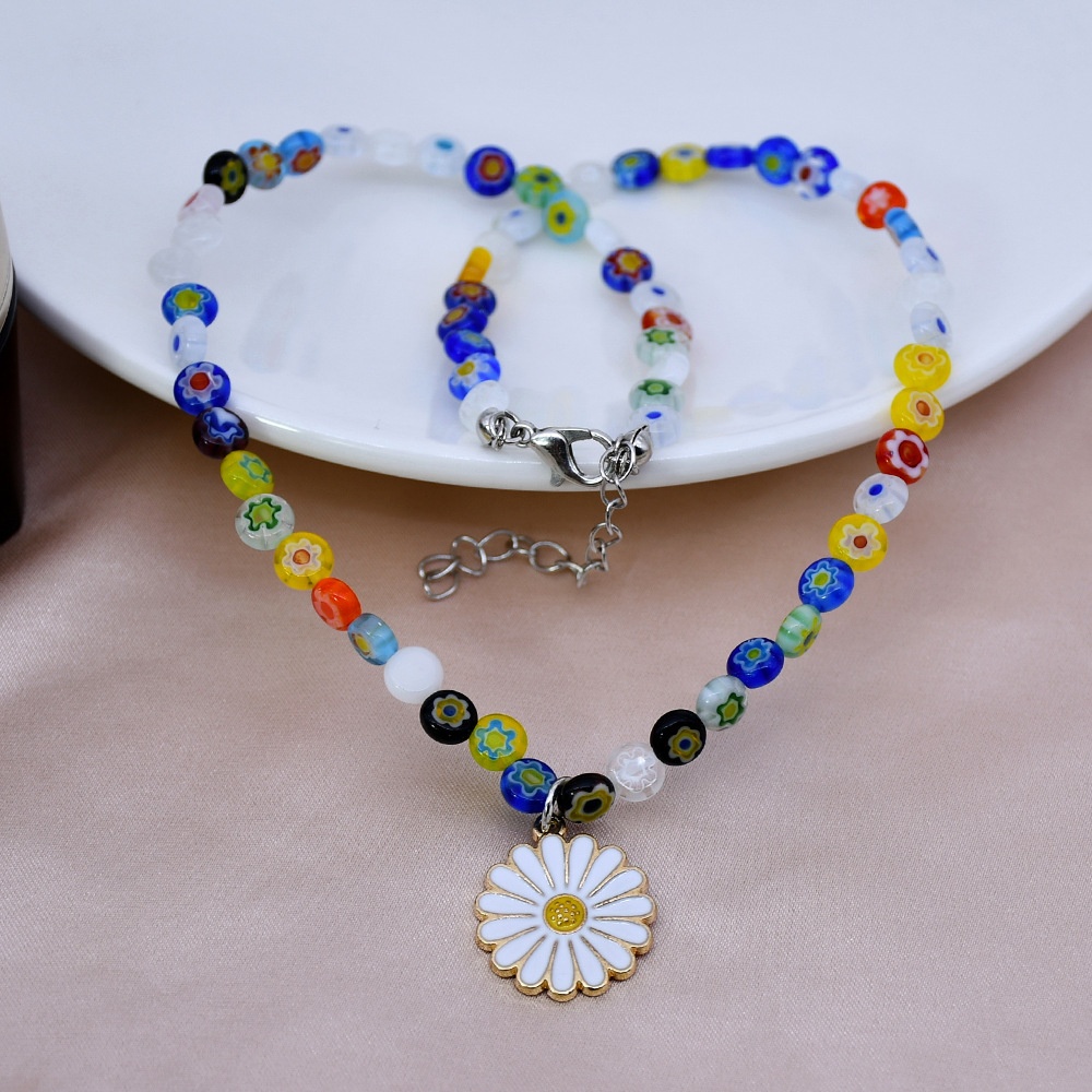 Autumn And Winter All-match Fresh Flower Clavicle Necklace Korean Niche Danni Zhou Yutong Glass Bead Daisy Necklace