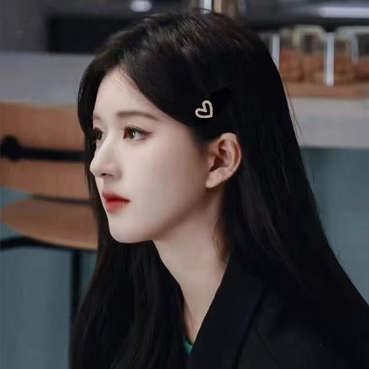 Mini Velvet Heart Hair Clip:Side Clip With Rhinestones,Elegant Women’s Hair Accessory