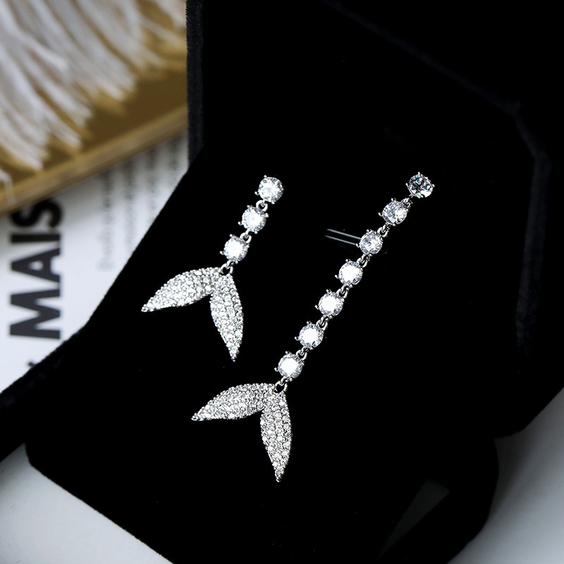 Korean Earrings Temperament S925 Silver Needle Retro Earrings Female Zircon Jewelry Asymmetrical Fishtail Earrings