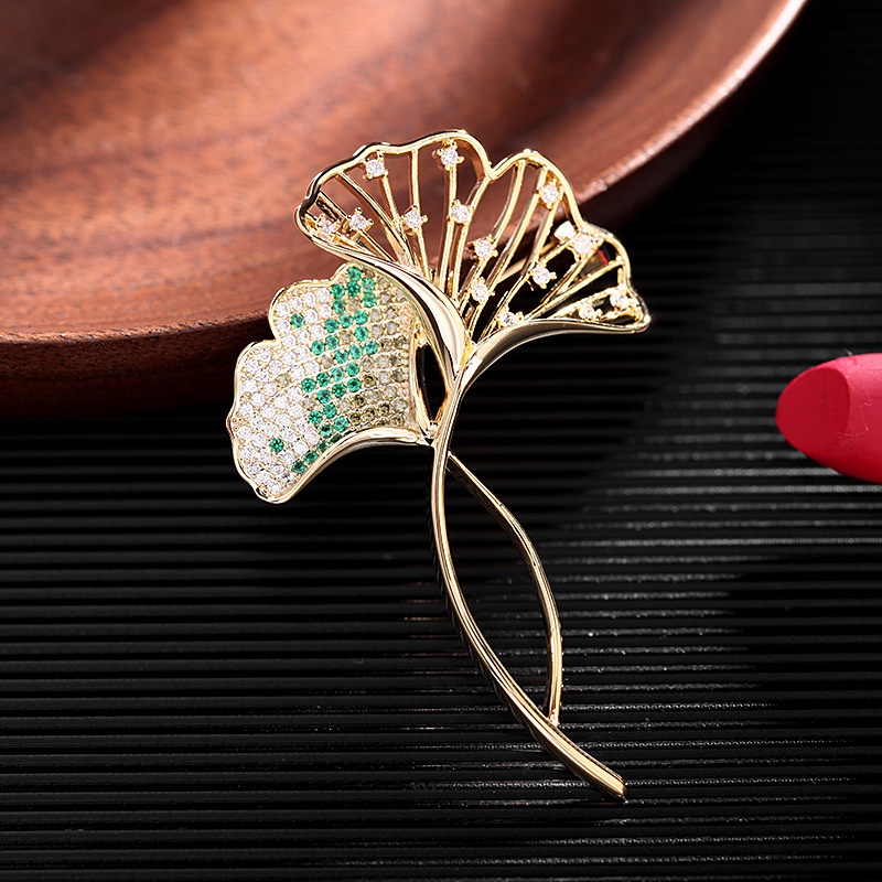 Designer Suit Pin Dress Coat Accessories Creative Corsage Zircon Ginkgo Leaf Brooch For Women