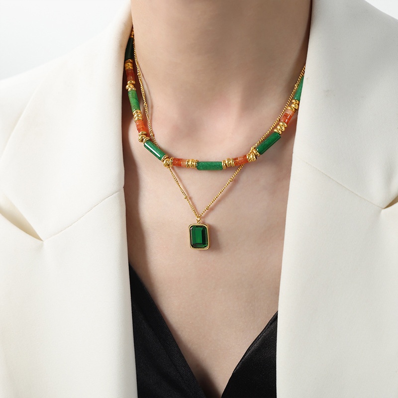 Hong Kong Style Elegant Light Luxury Natural Stone Bead Design Faceted Green Glass Square Pendant Double Layer Stacking Style Titanium Steel Necklace