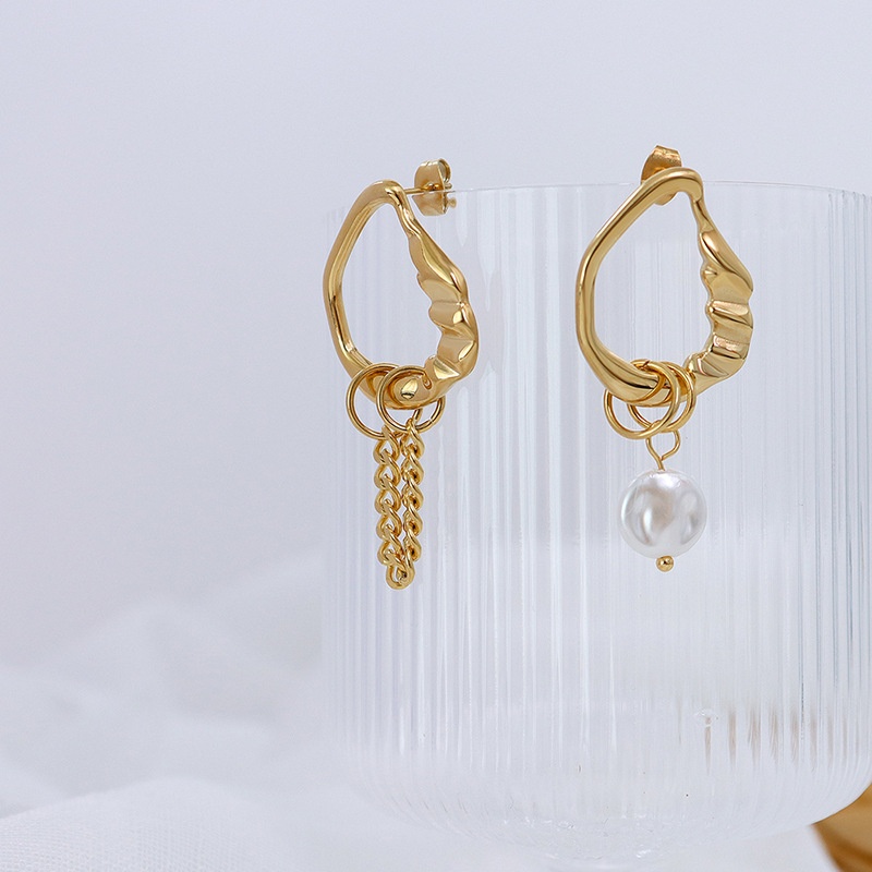French Style Unique Light Imitation Pearl Asymmetrical Design Earrings18 Gold Plated Earrings F535