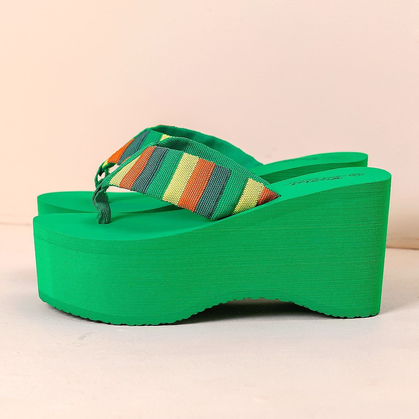 Slippers For Women Summer Outdoor Wear Style Fashion Sandals Thick-soled Platform Shoes Holiday Beach Slippers Flip Flops