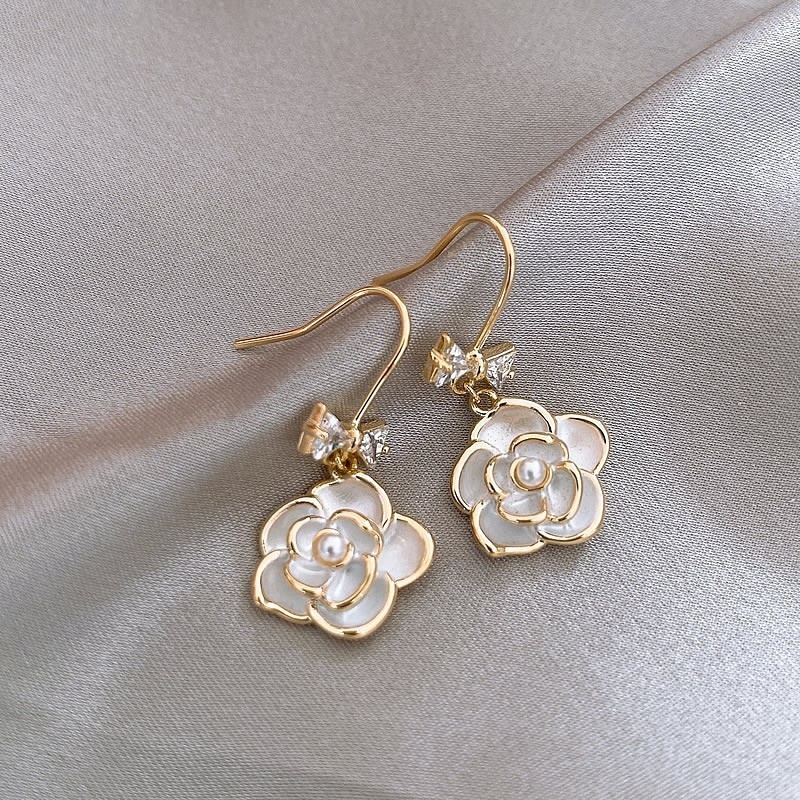 S925 Sterling Silver White Camellia Earrings Pearl Pendant Ear Hooks Sweet Bow Earrings Oil Drop Light Luxury Earrings