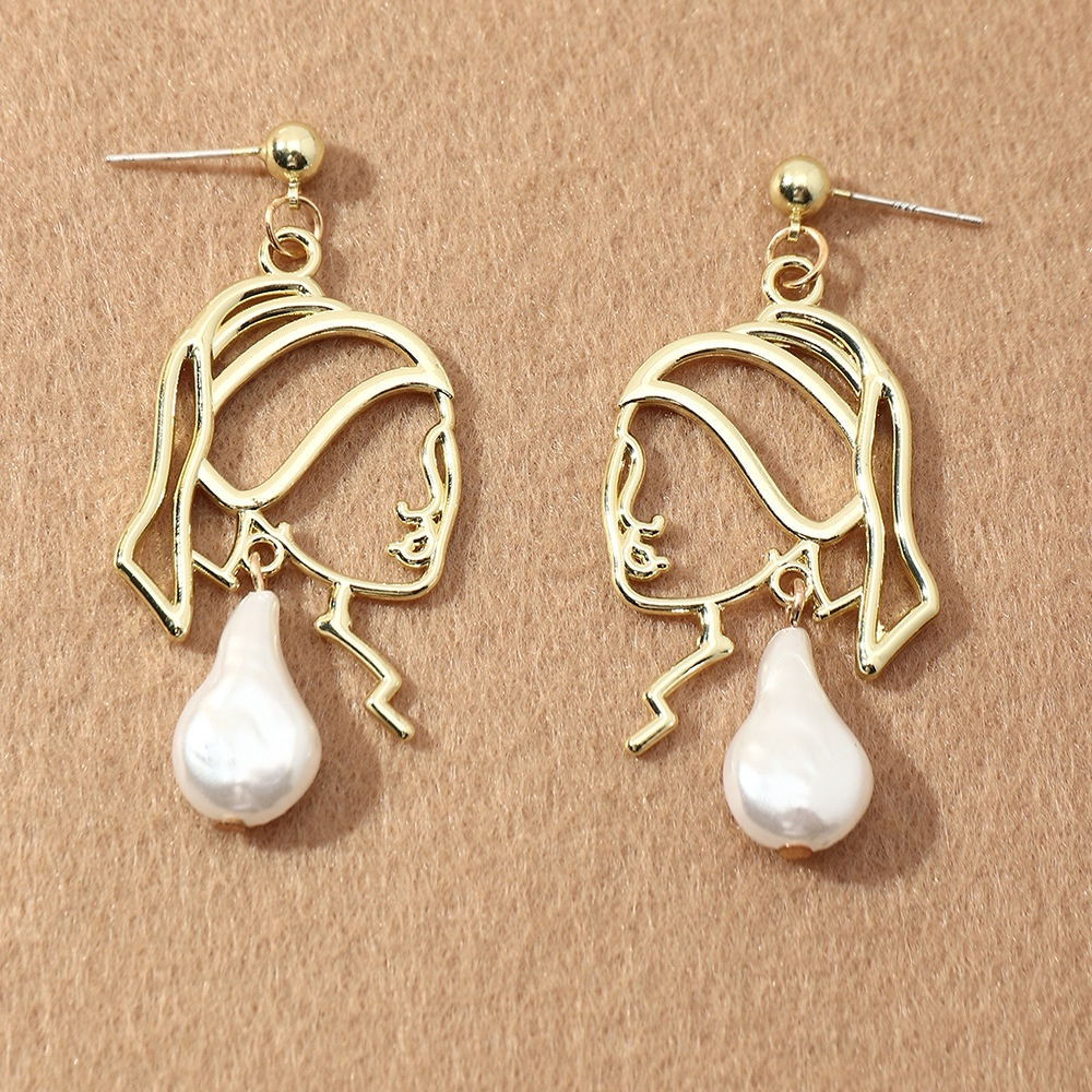EZ3700 Pearl European And American Hollow Alloy Girl Earrings With Pearl Earrings Female Retro Design Earrings