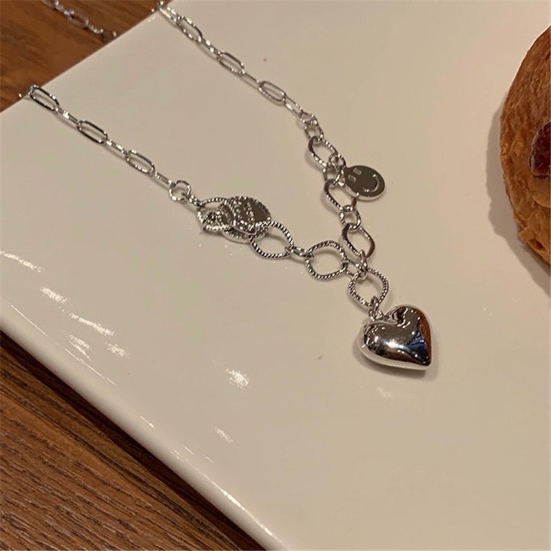 Love Smiley Face Sweater Necklace Autumn And Winter Fashion Necklace Female Light Luxury Niche Clavicle Chain Long Style Neck