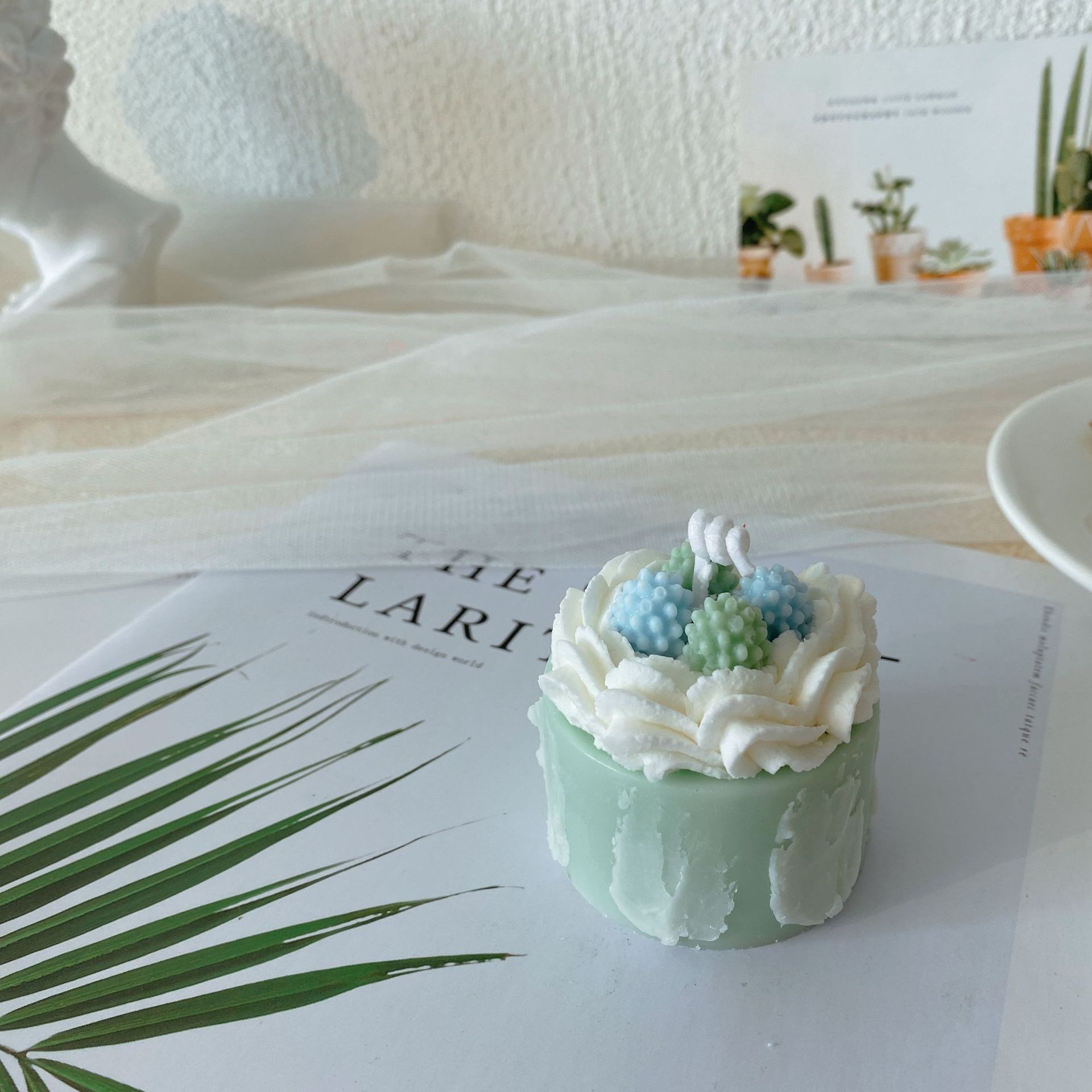 Cute Aromatherapy Candle Cake Shape Warm Birthday Gift Holiday Gift Girlfriend Friend Gift Box