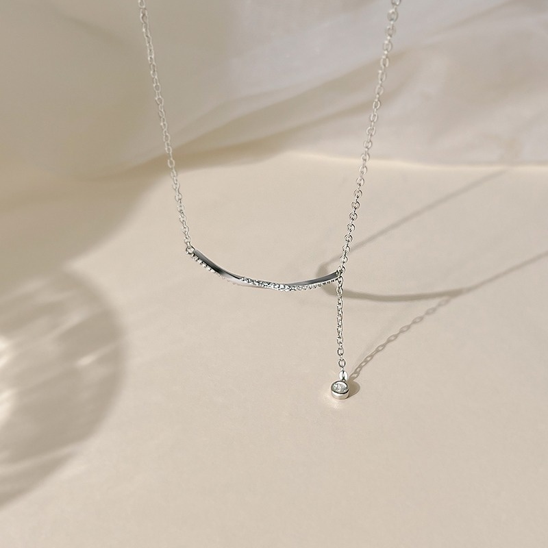 Smiling Arc Necklace For Women With Diamond Tassel Pendant, High-end And Versatile For Daily Use, Recommended By Xiaohongshu For Autumn And Winter