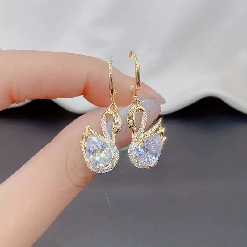 Light Luxury Style Little Swan Exquisite High-grade Earrings Ear Buckle Super Flash Elegant High-grade Creative Earrings