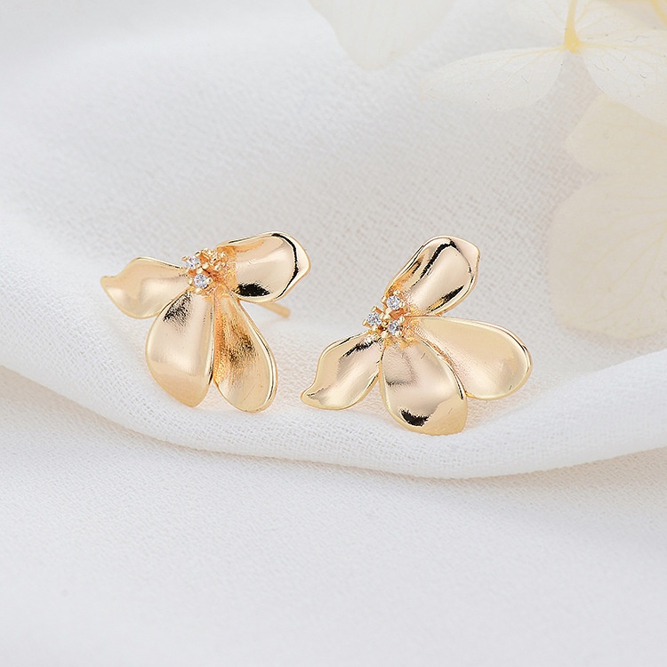 Han Shangna's Simple And Atmospheric Copper-plated14 KColor-preserving Gold Flower Earrings S925 Silver Needle Petal Forest Earrings