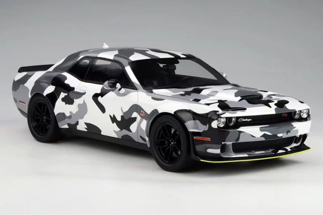 GT Spirit 1:18 Scale Resin Car Model Dodge Challenger R/T Scat Pack Widebody